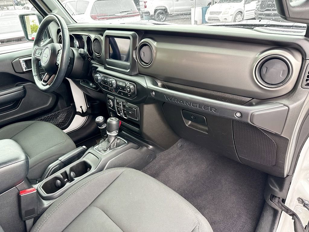 Used 2023 Jeep Wrangler Unlimited w/ Cold Weather Group image 34