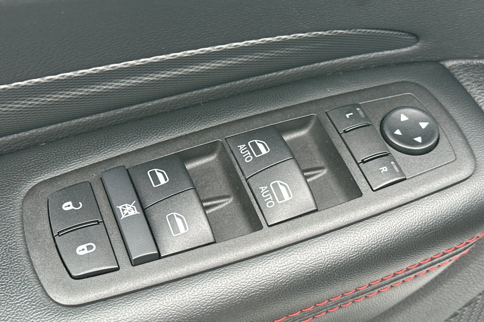Used 2025 Dodge Durango GT RWD image 11