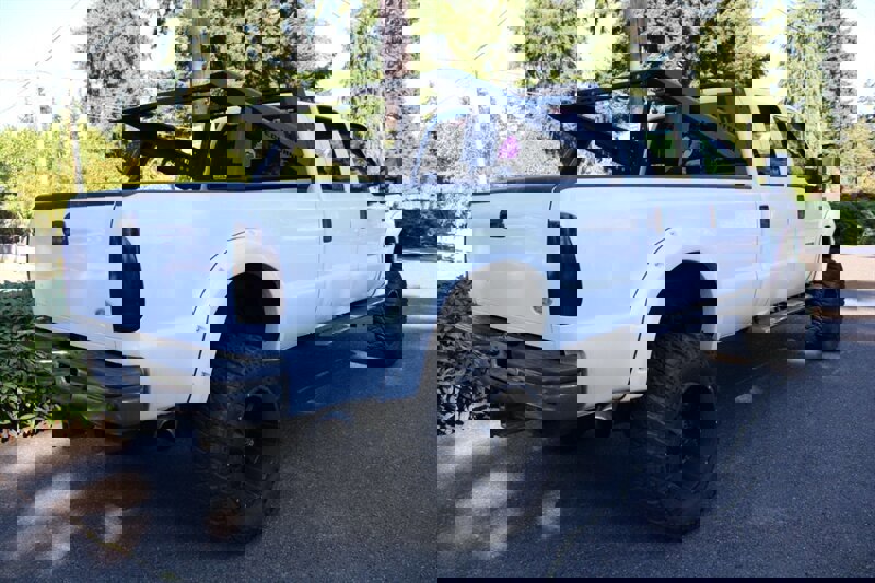 Used 2002 Ford F350 XLT image 3