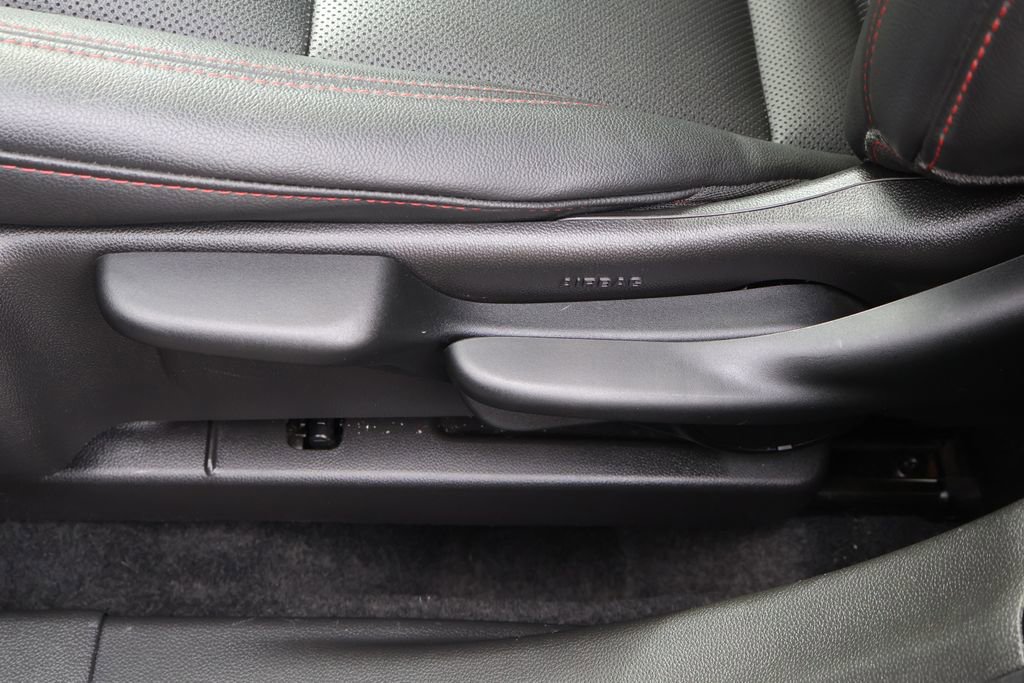 Certified 2024 Chevrolet Trax RS w/ Sunroof Package image 35