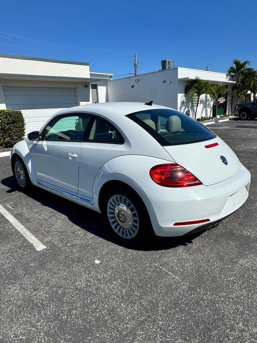 Used 2015 Volkswagen Beetle 1.8T FWD image 4