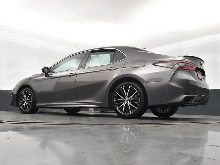 Used 2023 Toyota Camry SE FWD image 12