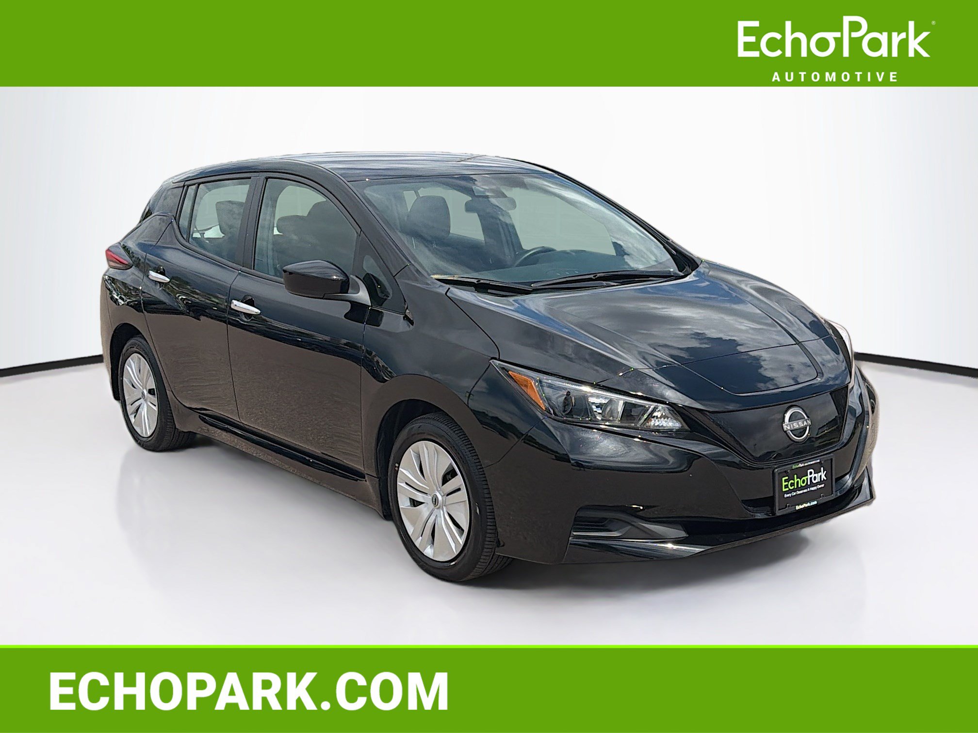 Used 2025 Nissan Leaf S FWD image 1