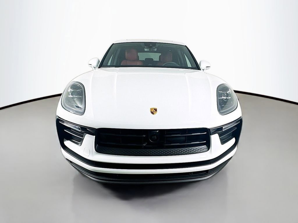 Certified 2026 Porsche Macan image 6