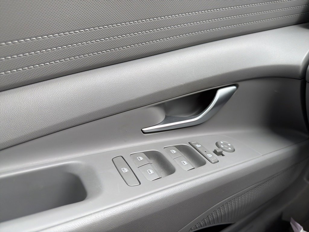 Certified 2023 Hyundai Elantra SEL w/ Preferred Accessory Package image 28