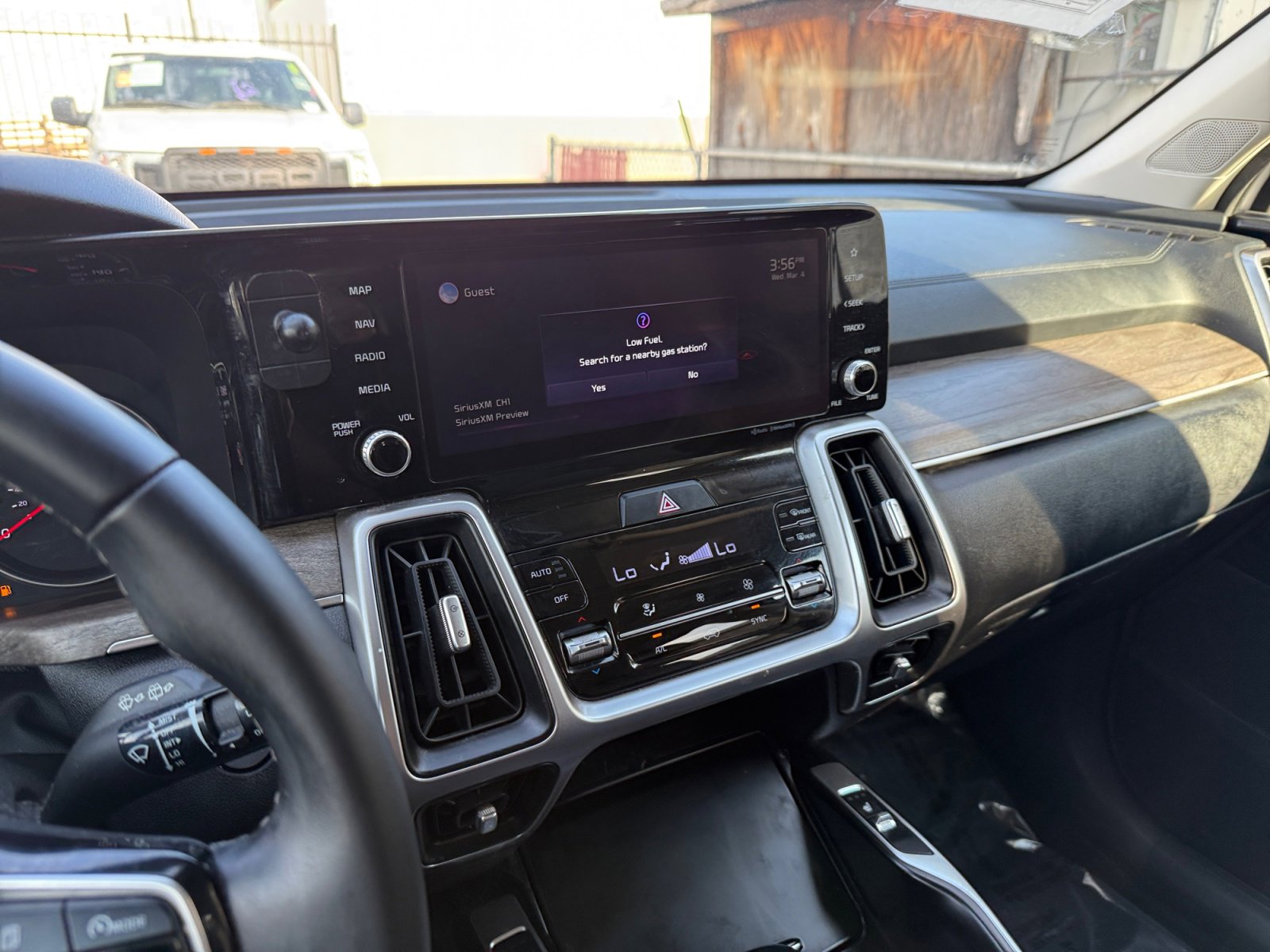 Used 2022 Kia Sorento S w/ Panoramic Sunroof Package image 16