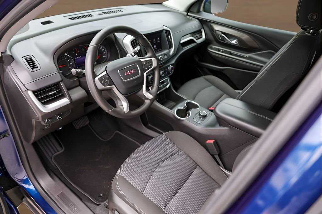 Used 2022 GMC Terrain SLE w/ Driver Convenience Package FWD image 10