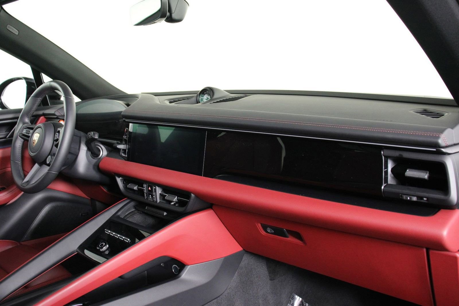 Certified 2025 Porsche Macan 4 Electric image 24