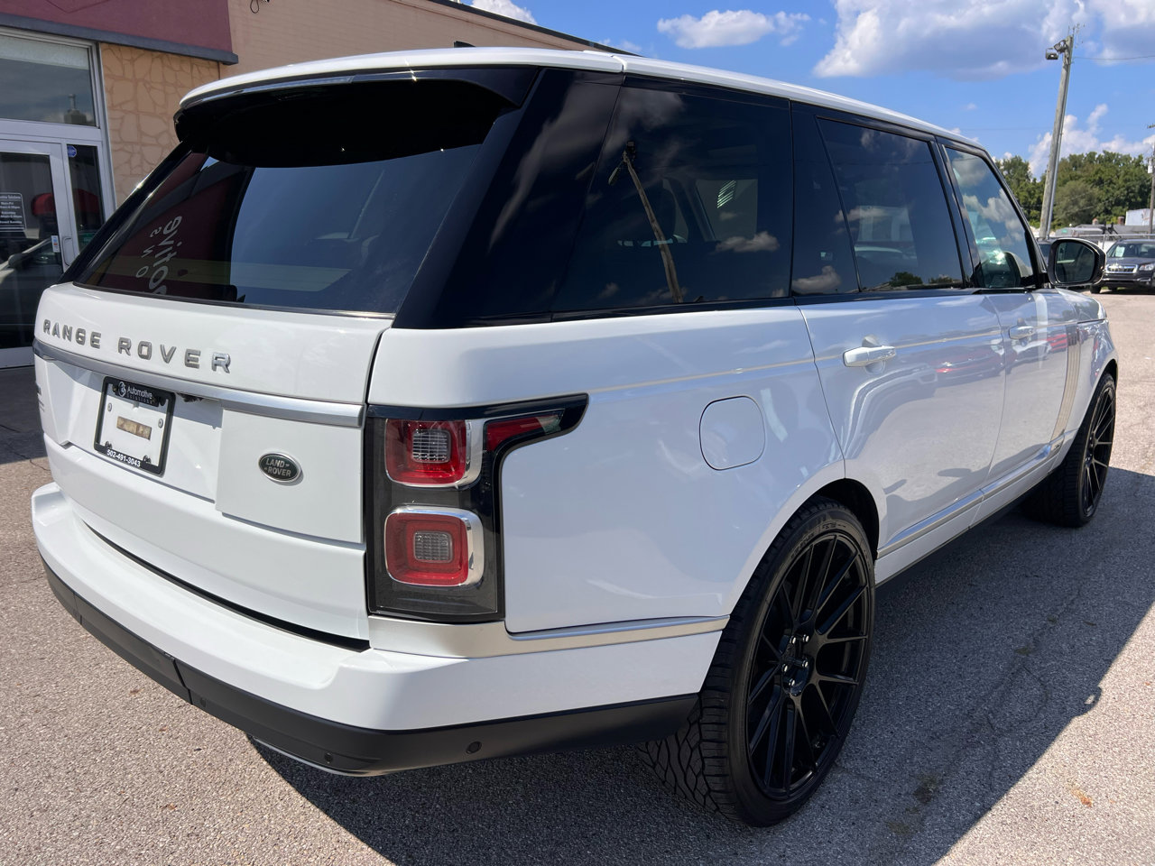 Used 2018 Land Rover Range Rover Long Wheelbase Supercharged image 8