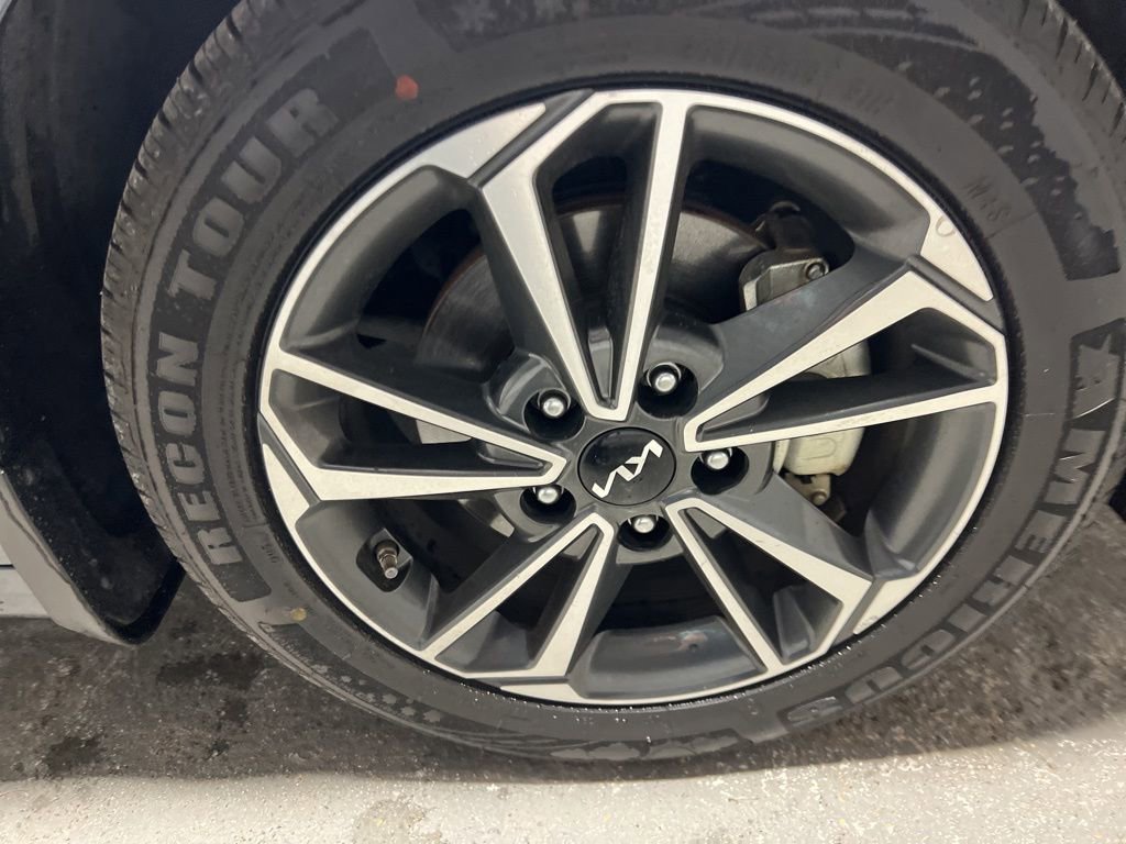 Used 2023 Kia Forte LXS image 40