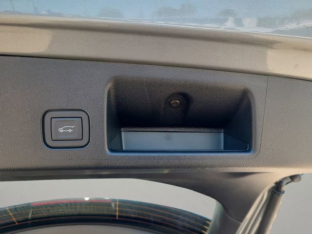 New 2026 Chevrolet Equinox EV LT w/ LPO, Blackout Package FWD image 11