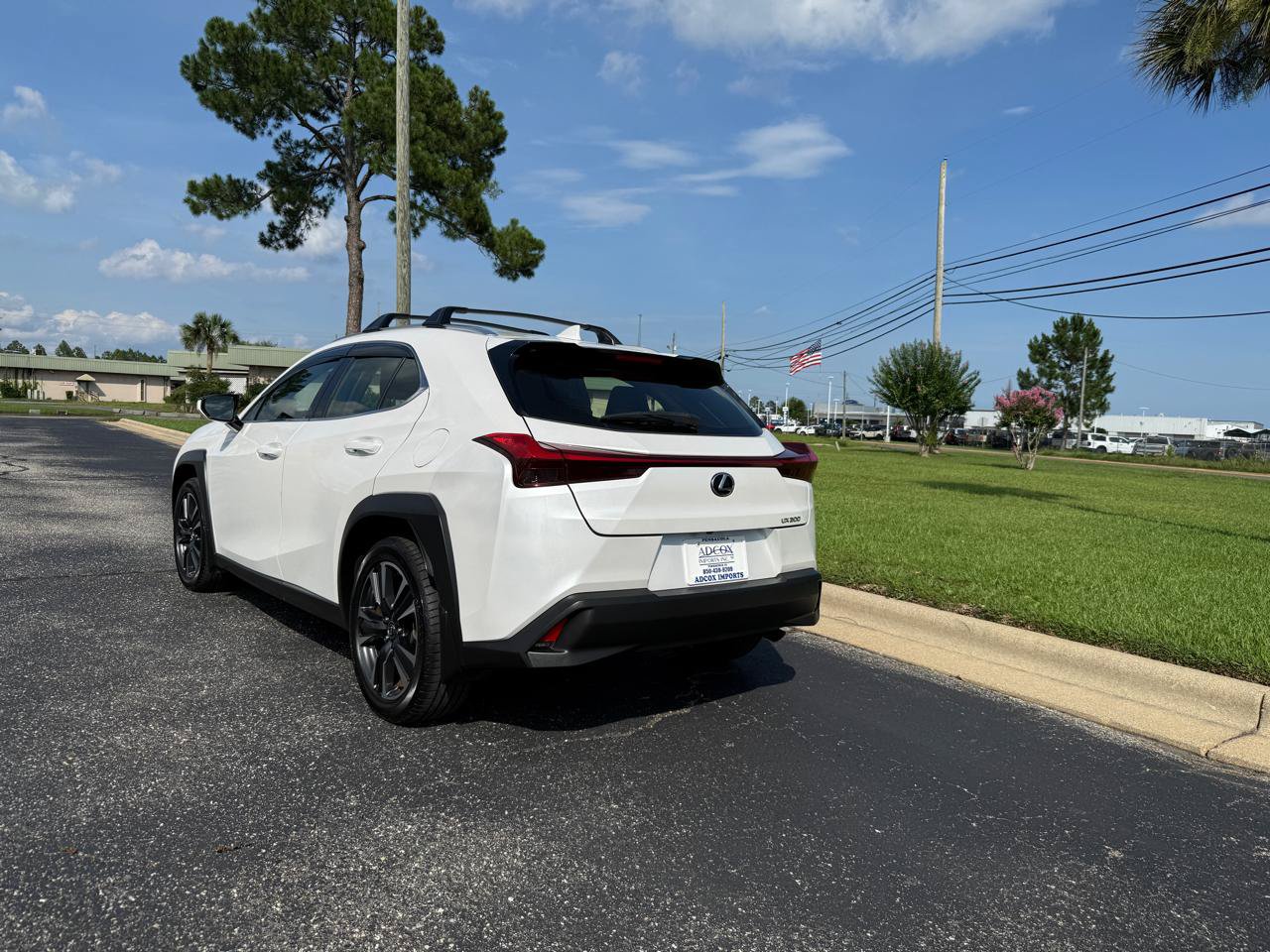 Used 2021 Lexus UX 200 w/ Accessory Package (A2) FWD image 6
