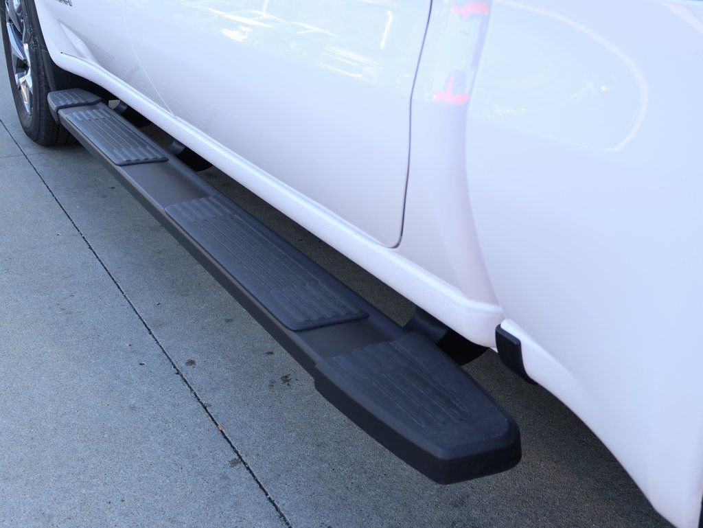 New 2025 GMC Sierra 1500 SLE image 9