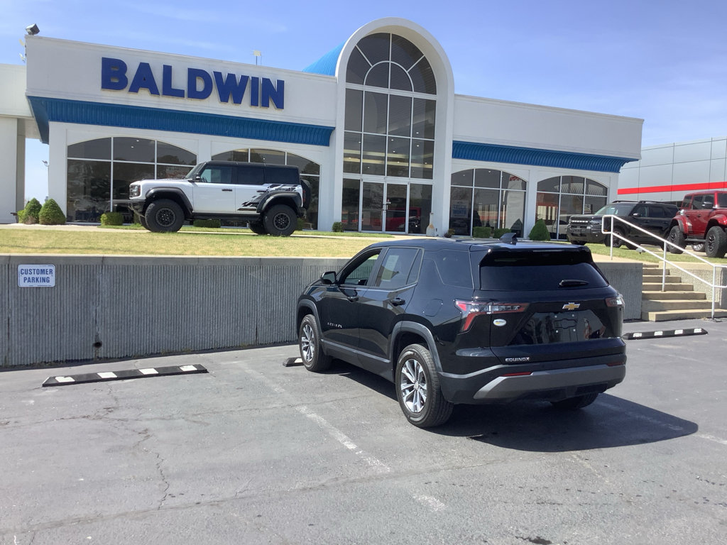 Used 2025 Chevrolet Equinox LT w/ Safety and Technology Package FWD image 5