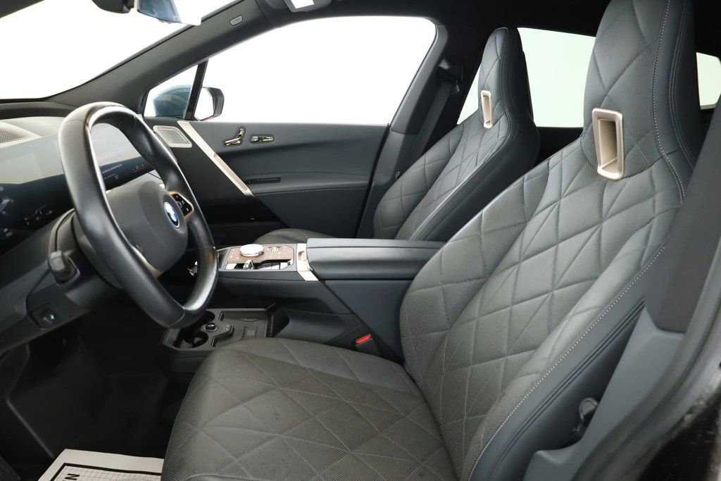 Used 2023 BMW iX M60 w/ Executive Package image 18