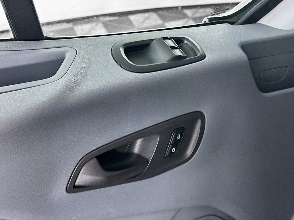 Used 2015 Ford Transit 150 XLT image 23