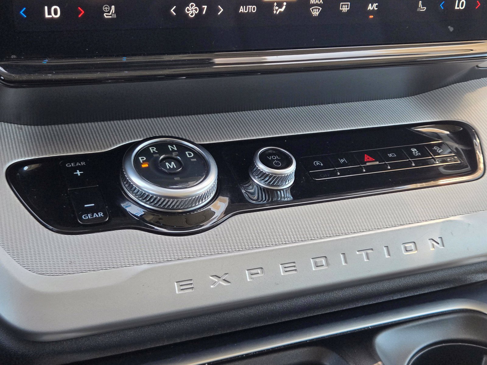 Used 2025 Ford Expedition Max Active AWD/4WD image 26