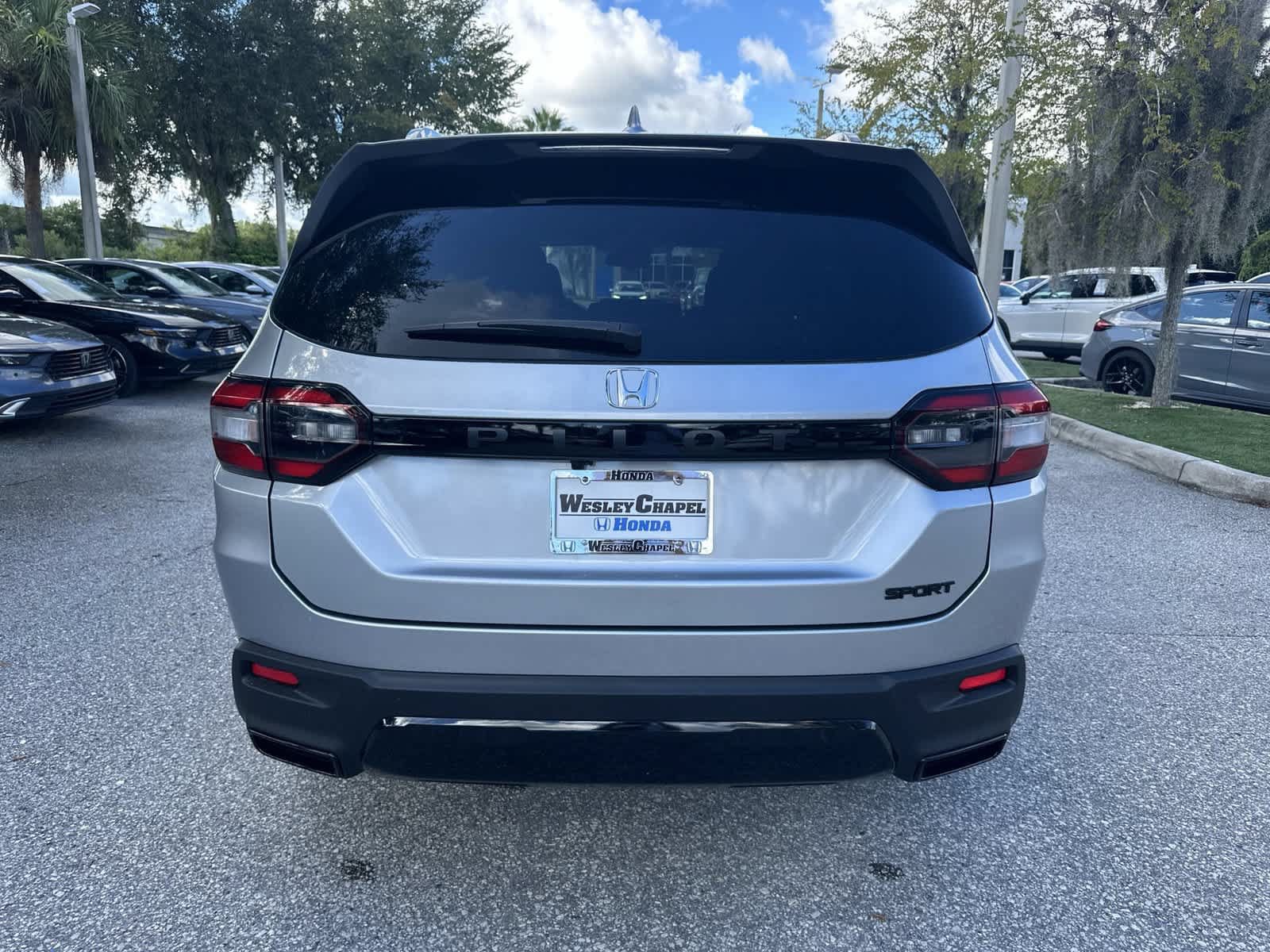 New 2026 Honda Pilot Sport image 5