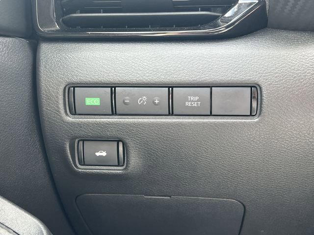 Used 2025 Nissan Sentra SV FWD image 28