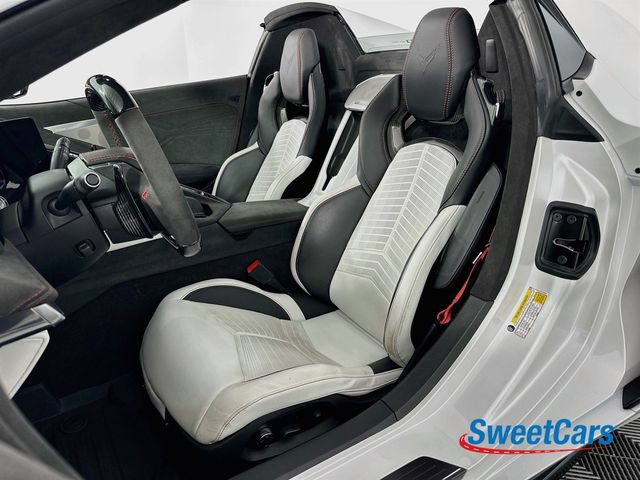 Used 2023 Chevrolet Corvette Z06 RWD image 19