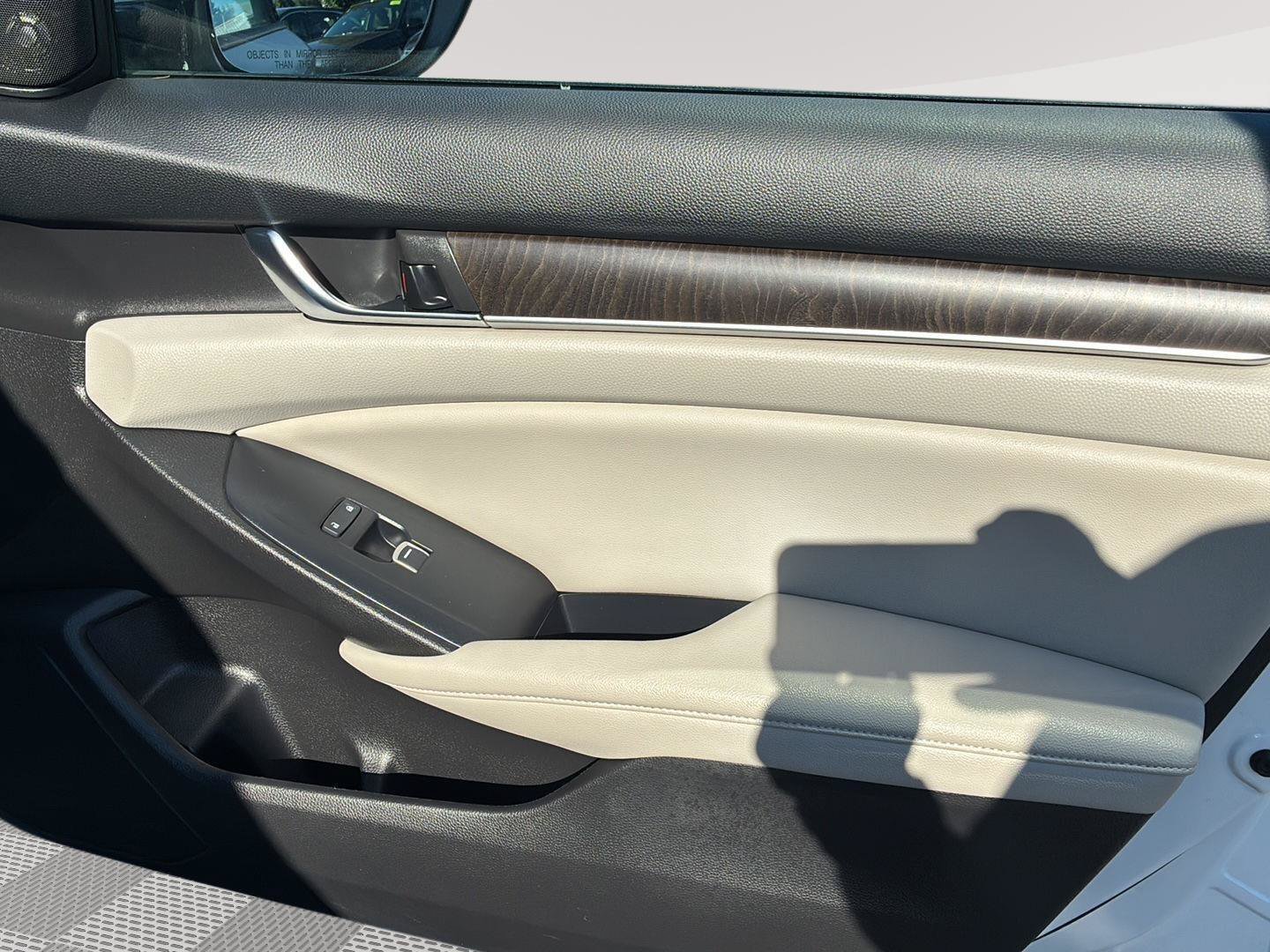 Used 2020 Honda Accord Touring image 9
