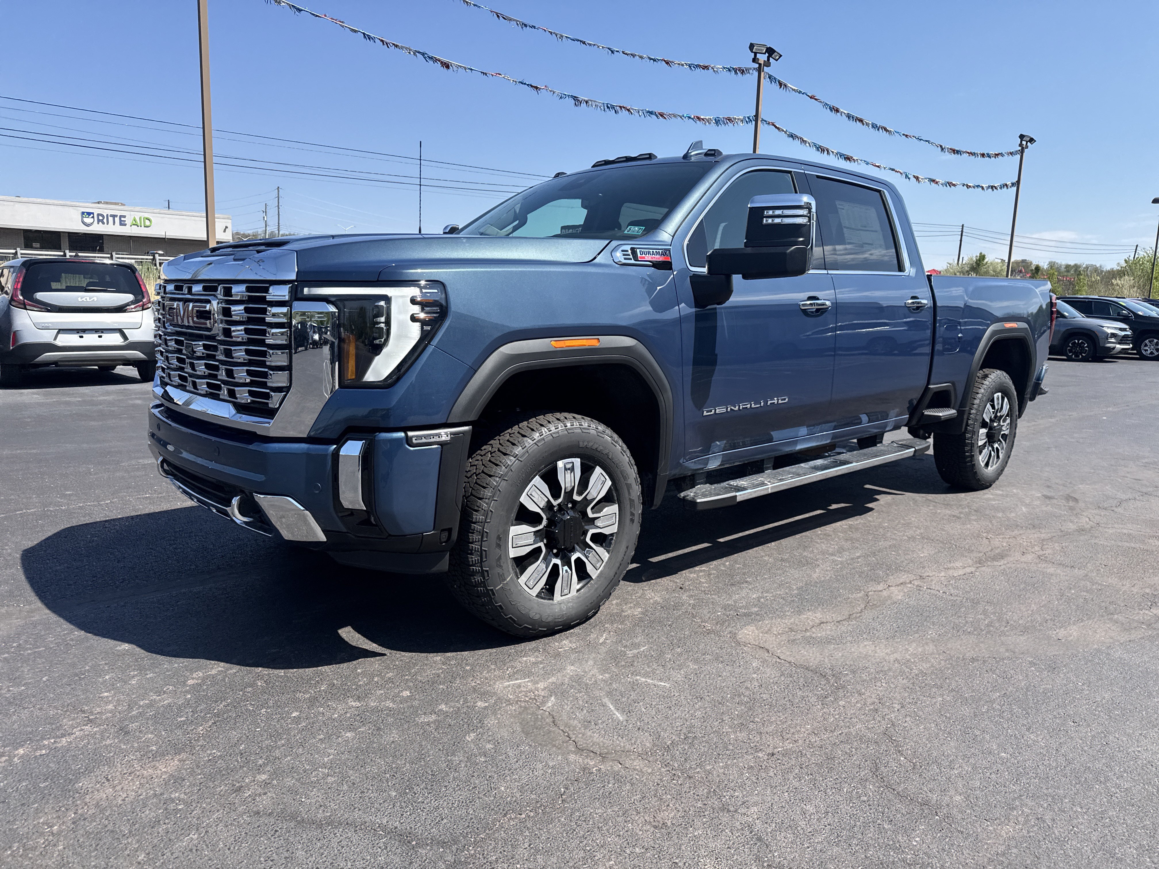 New 2026 GMC Sierra 2500 Denali w/ Denali Reserve Package AWD/4WD image 8