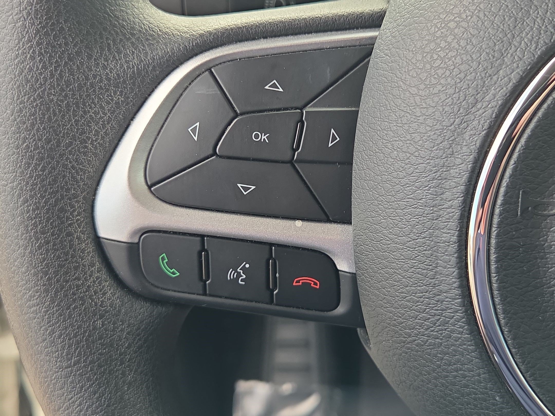 Used 2020 Jeep Renegade Sport w/ UConnect 7.0 Group FWD image 16