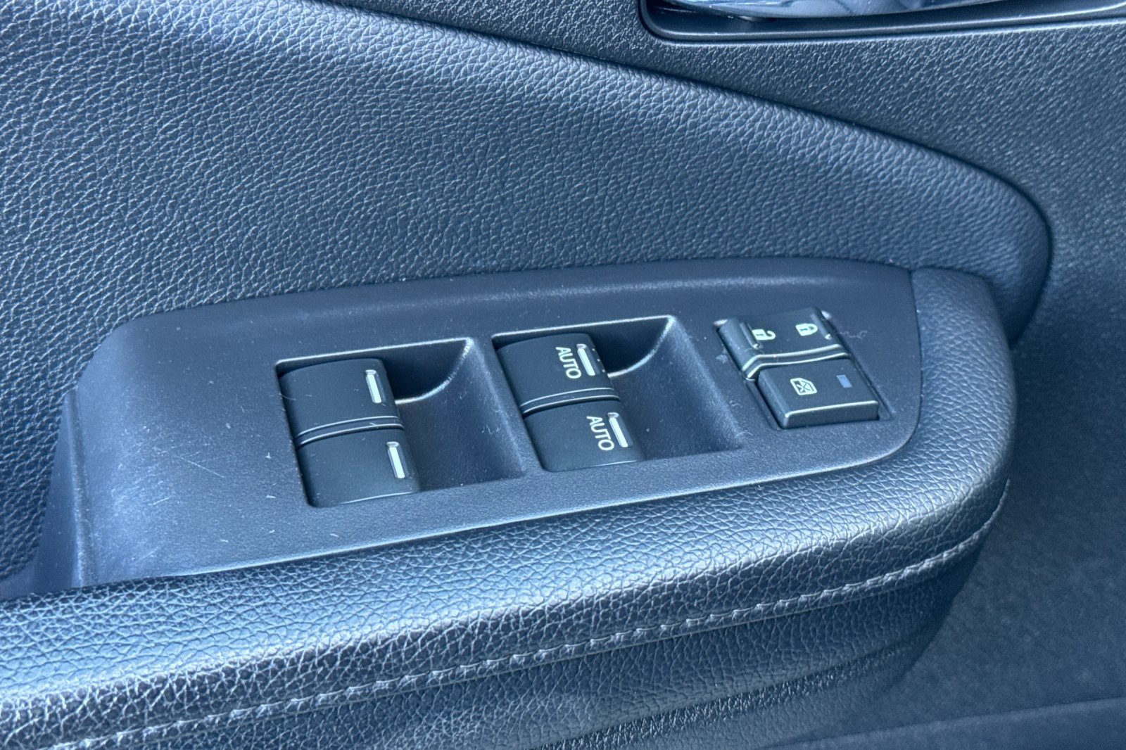 Used 2017 Honda Pilot EX-L image 14
