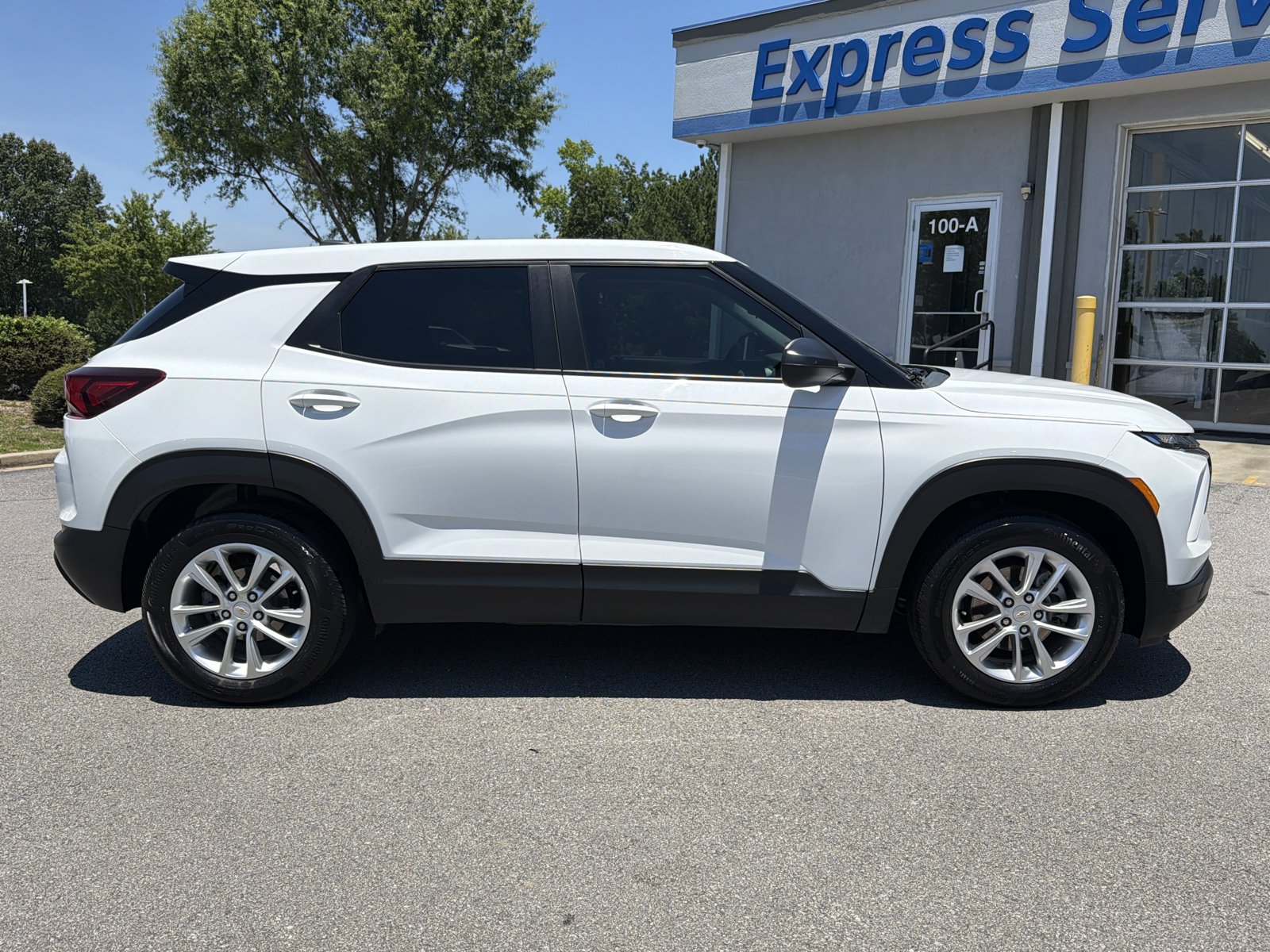 Used 2024 Chevrolet TrailBlazer LS w/ LS Convenience Package FWD image 13