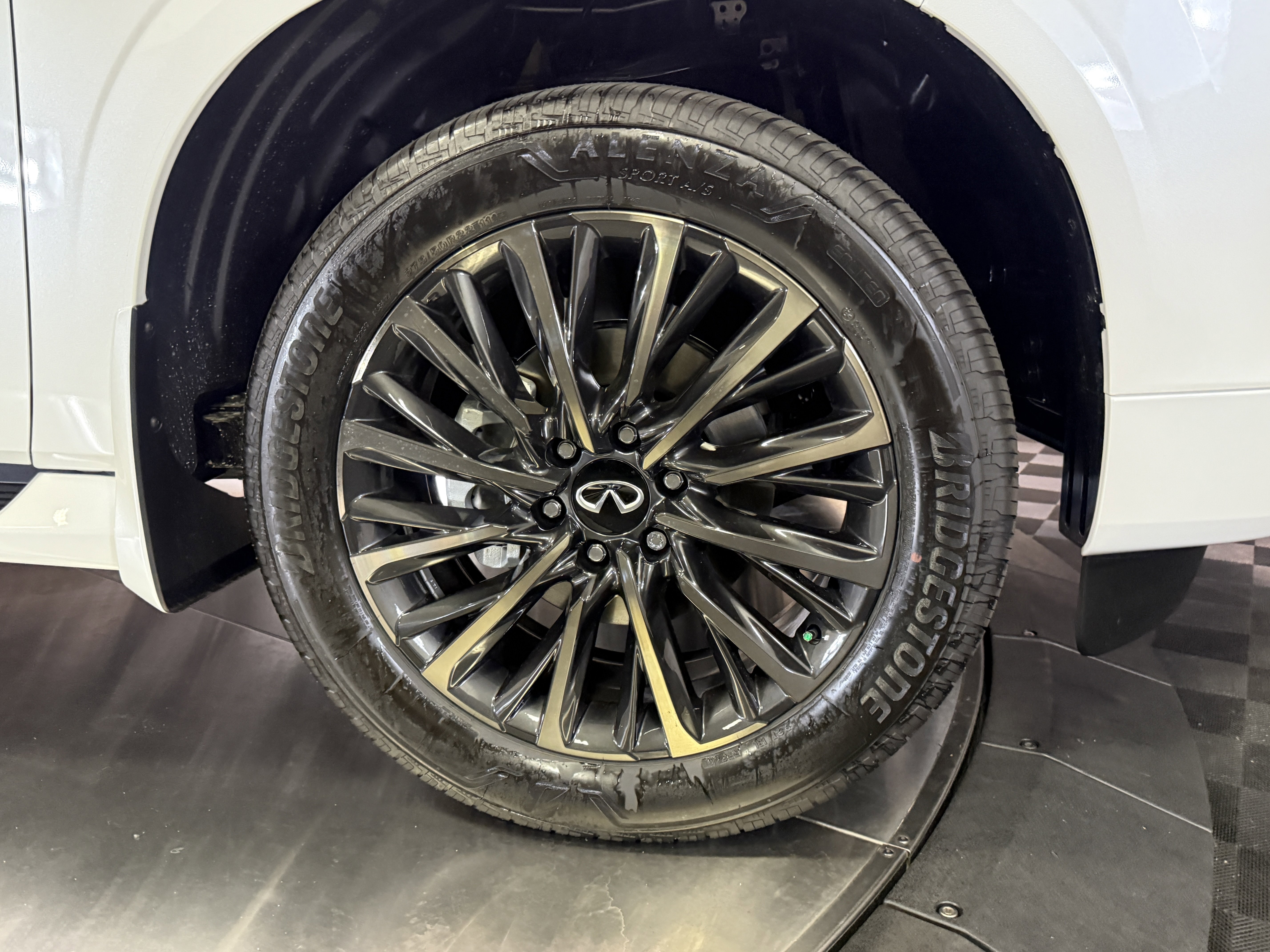 New 2026 INFINITI QX80 Autograph image 9