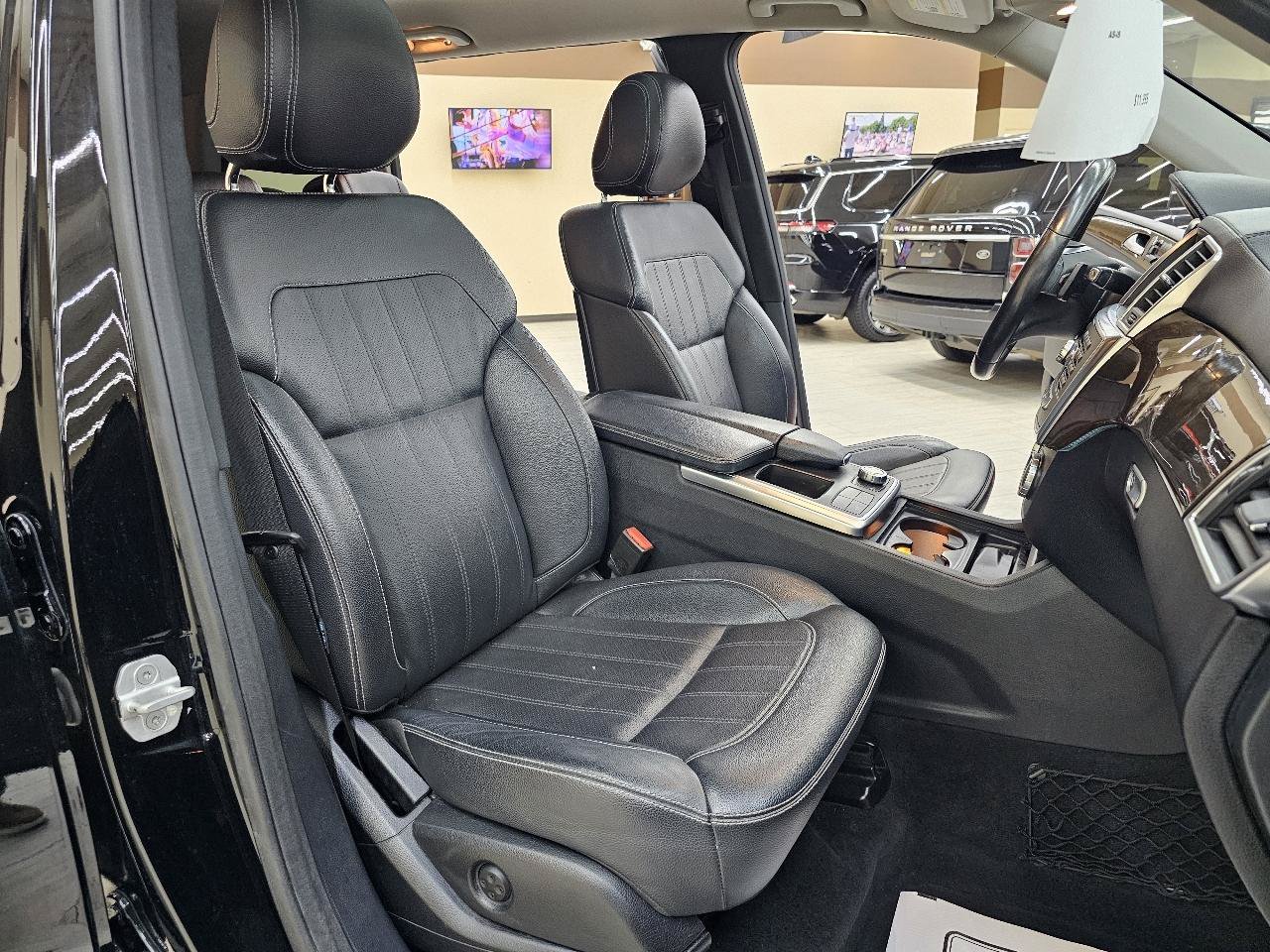 Used 2015 Mercedes-Benz GL 450 4MATIC w/ Appearance Package image 22