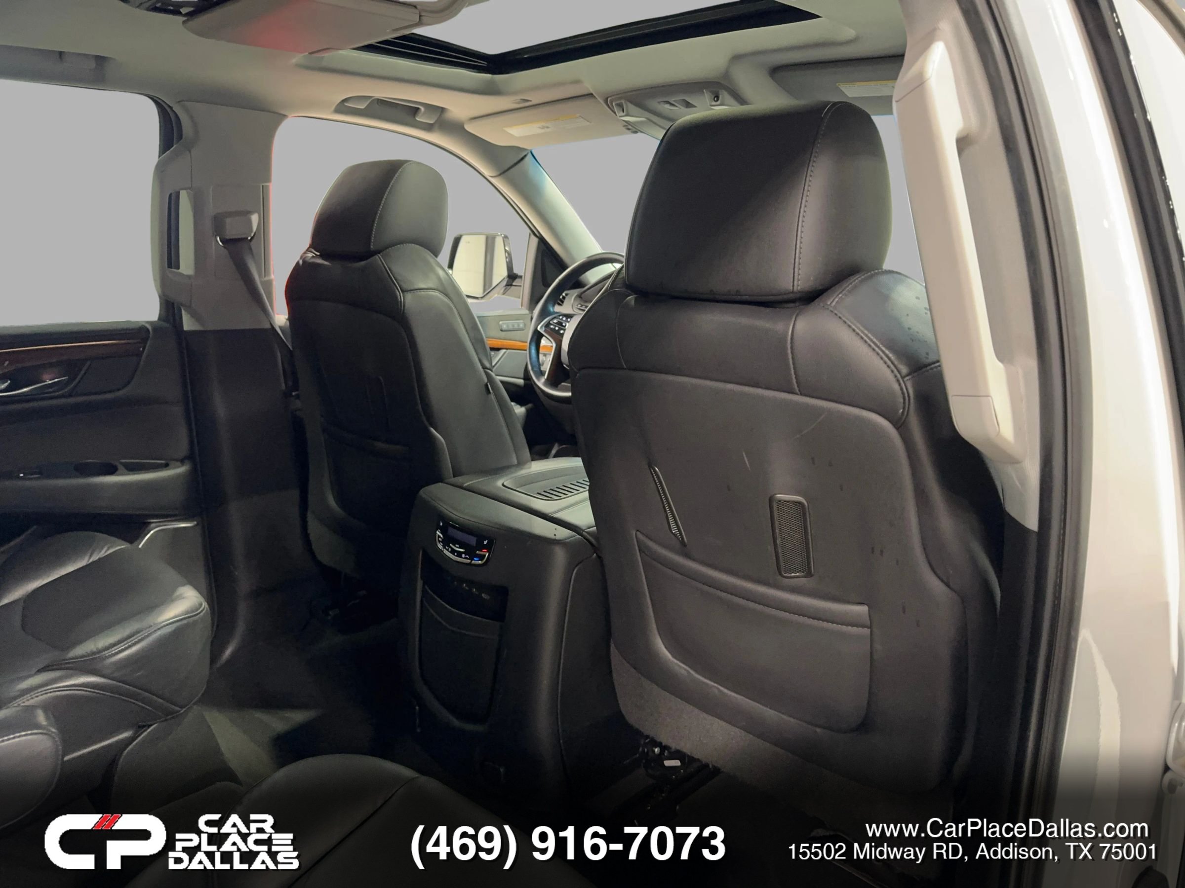Used 2019 Cadillac Escalade Luxury RWD image 32