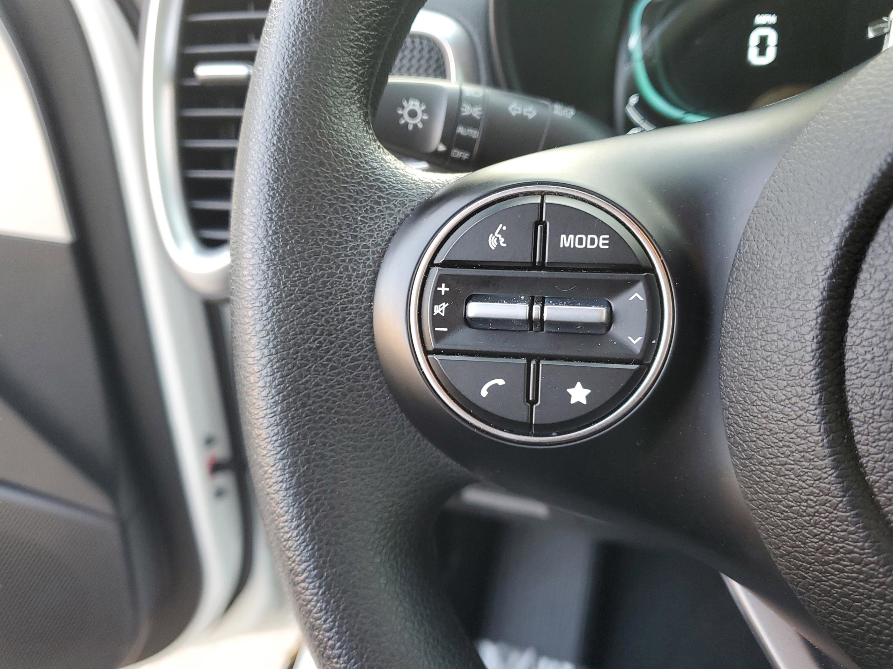 Certified 2025 Kia Soul LX w/ LX Technology Package image 25