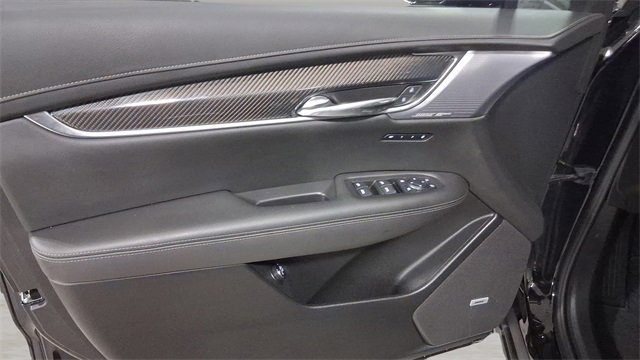 Used 2024 Cadillac XT6 Sport w/ Technology Package image 25