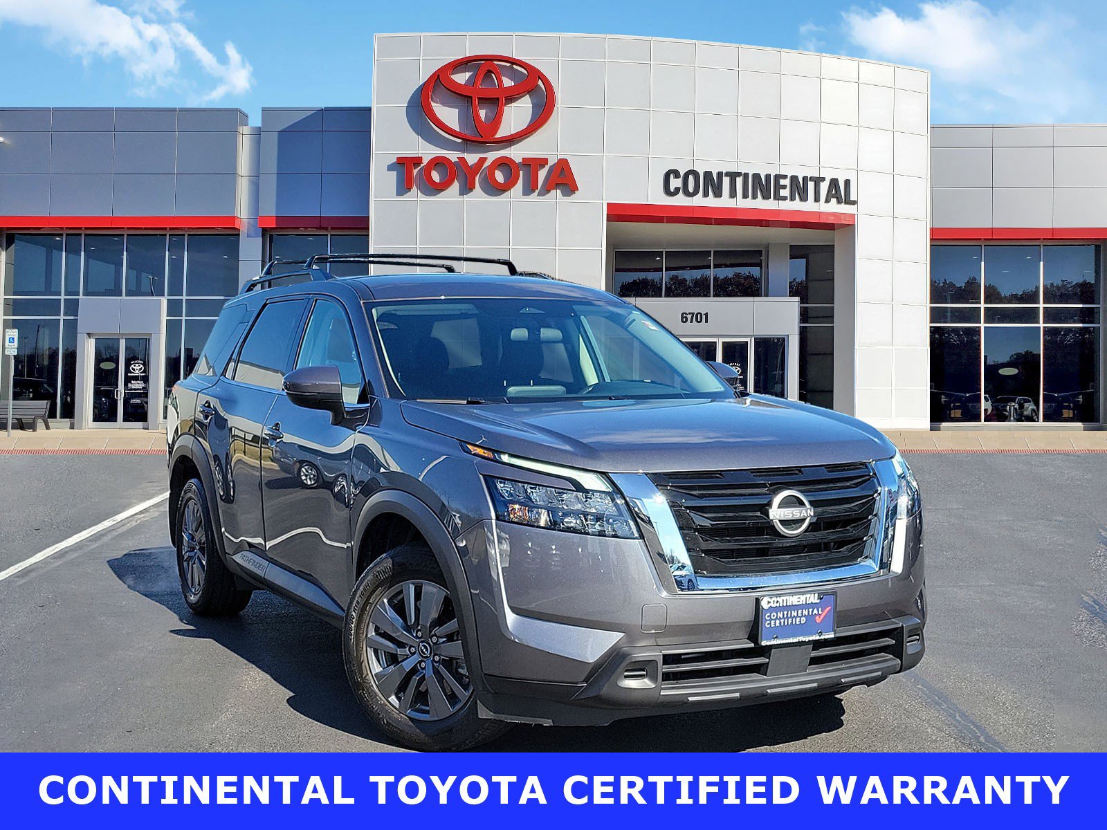 Used 2024 Nissan Pathfinder SV
