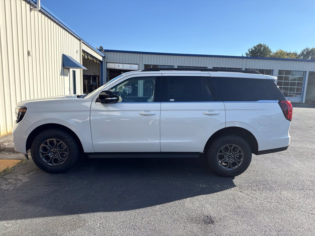 New 2027 Ford Expedition Active RWD image 7
