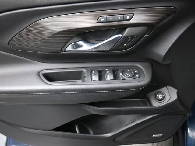 Used 2024 GMC Terrain SLT w/ Infotainment Package II image 13