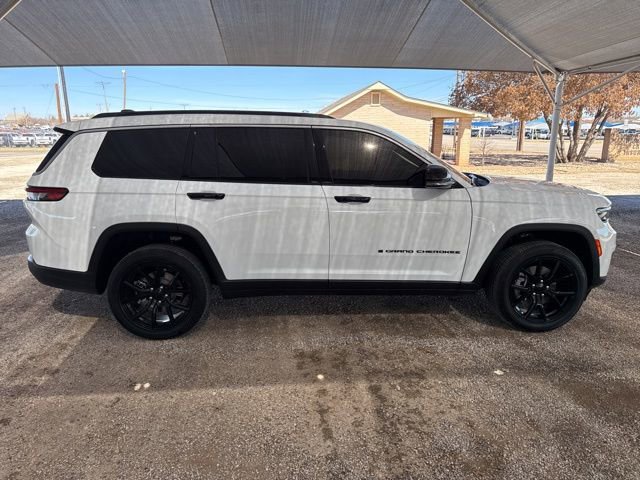 Used 2025 Jeep Grand Cherokee L Limited image 9