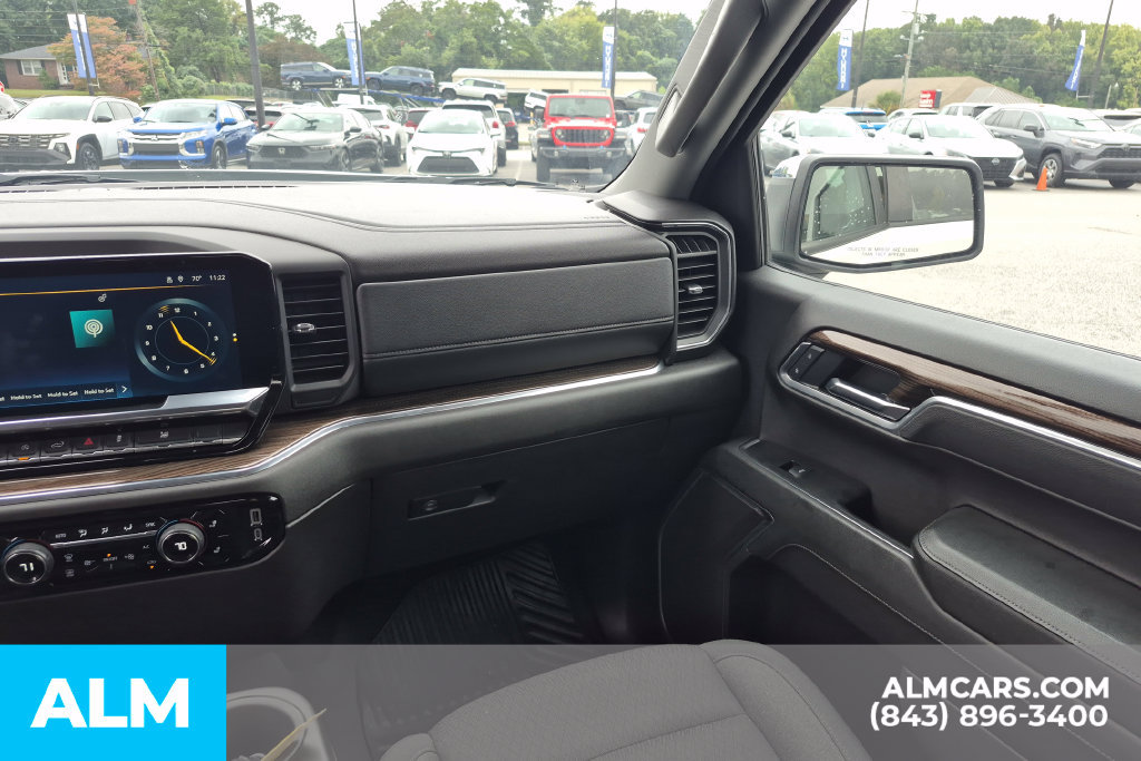 Used 2025 Chevrolet Silverado 1500 LT RWD image 26