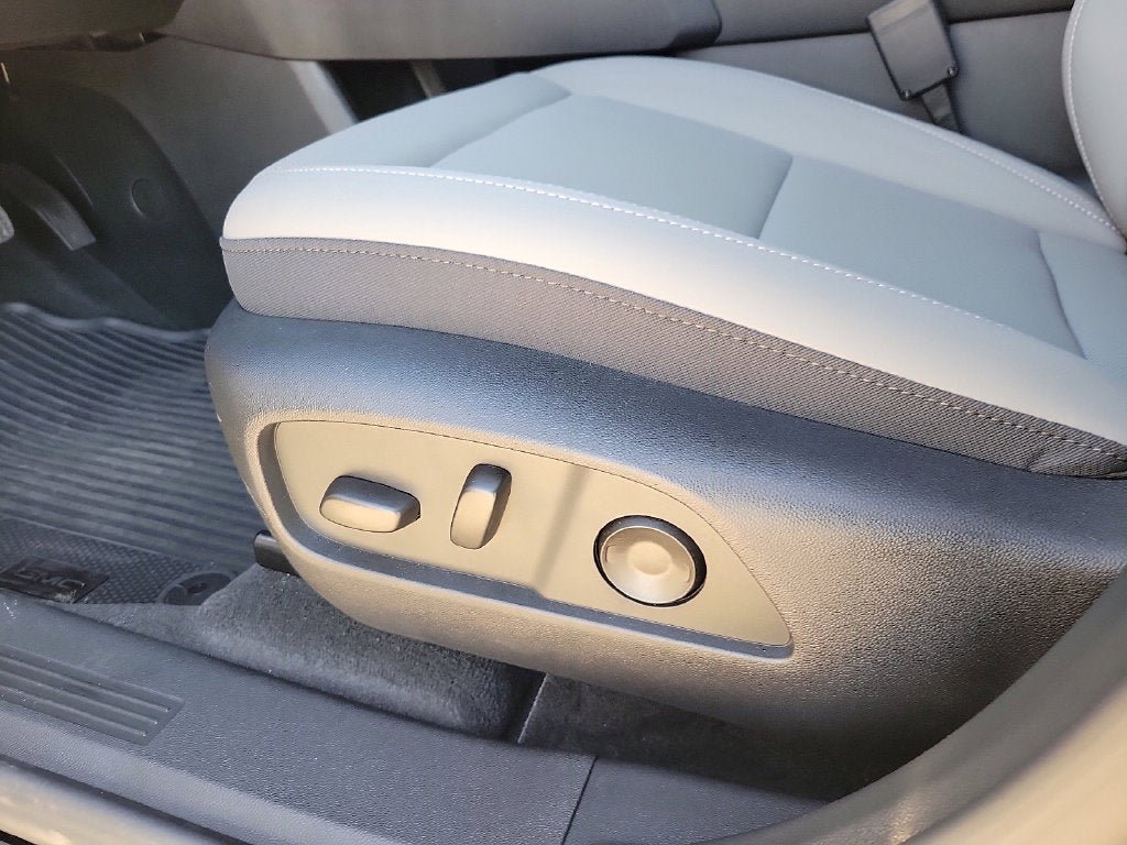 New 2027 GMC Terrain Elevation w/ Elevation Premium Package FWD image 13