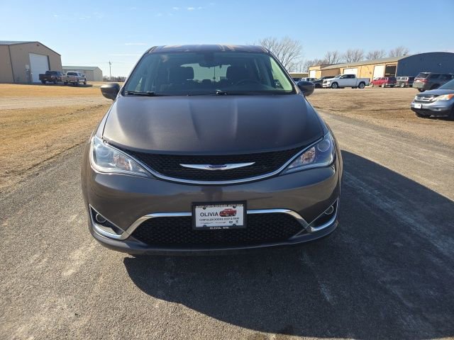 Used 2020 Chrysler Pacifica Touring w/ Cold Weather Group image 2
