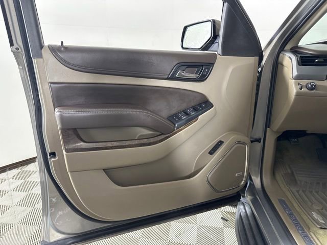 Used 2019 Chevrolet Suburban LT w/ Luxury Package image 19