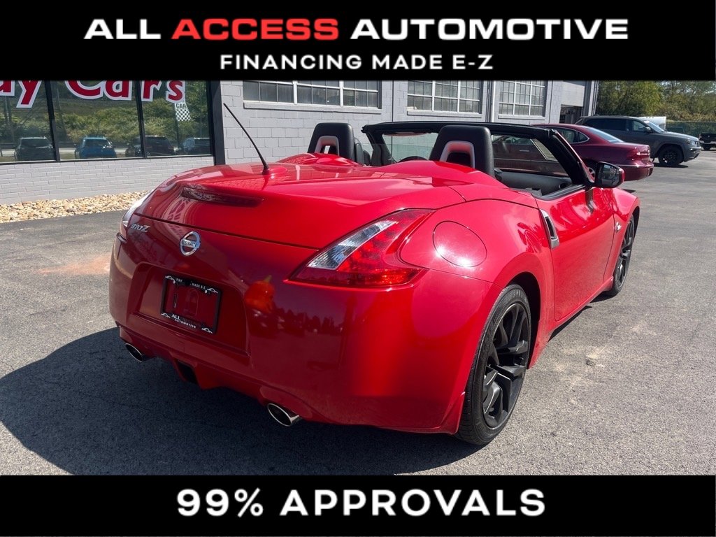 Used 2010 Nissan 370Z Touring image 4