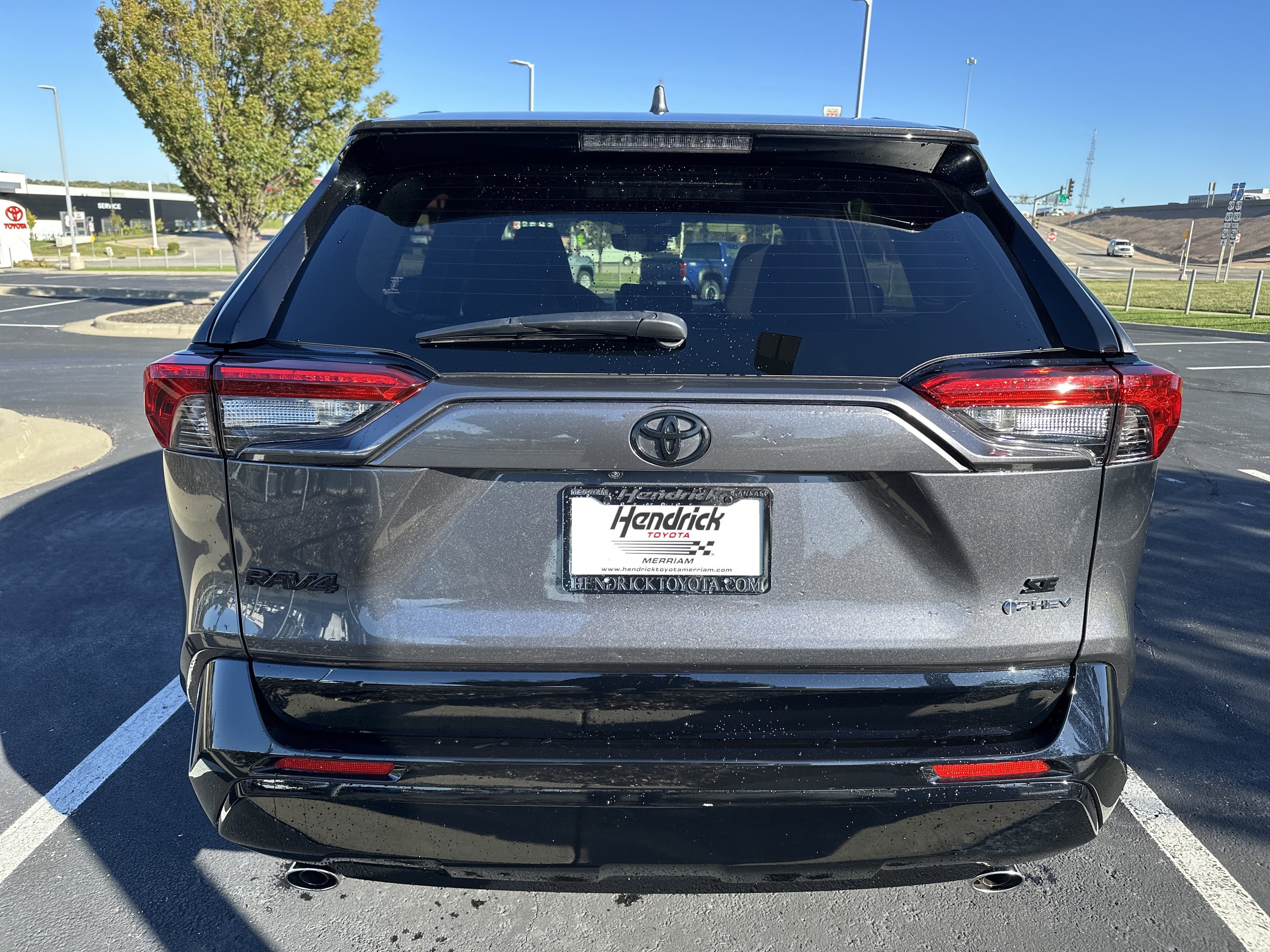 Used 2025 Toyota RAV4 SE image 9