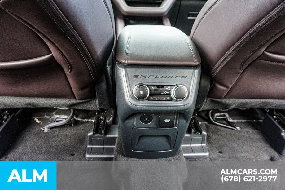 Used 2026 Ford Explorer Platinum w/ LUX Leather Package AWD/4WD image 32