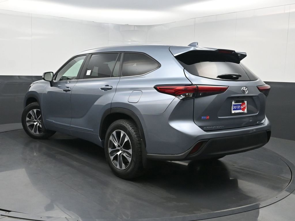 Used 2023 Toyota Highlander XLE image 23