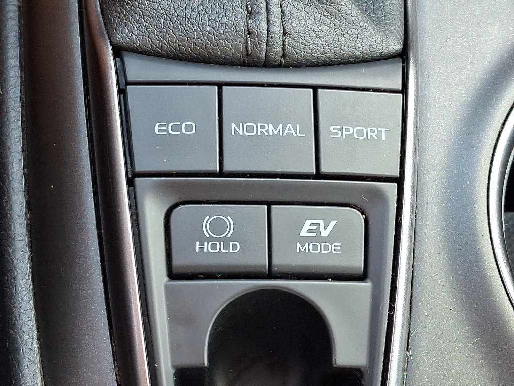 Used 2024 Toyota Camry SE FWD image 25