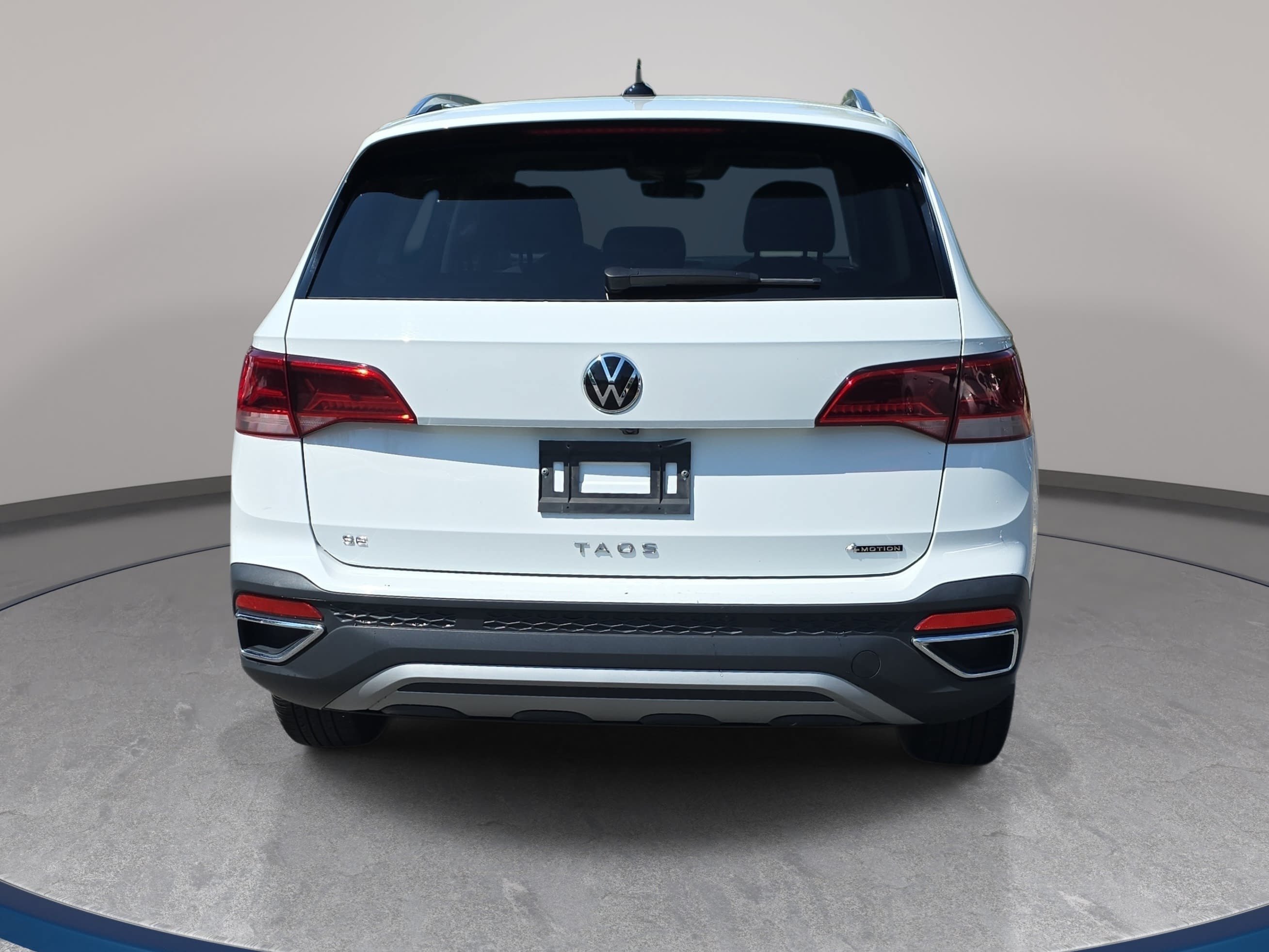 Used 2024 Volkswagen Taos SE AWD/4WD image 6