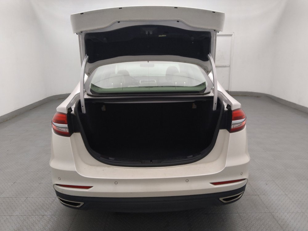Used 2020 Ford Fusion SE AWD/4WD image 29