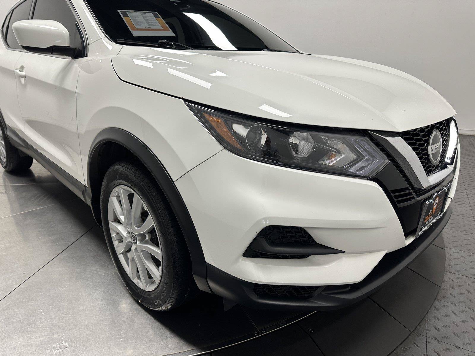 Used 2020 Nissan Rogue Sport S w/ Appearance Package FWD image 3